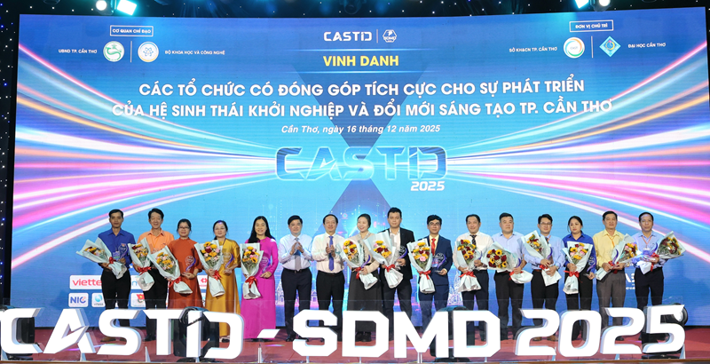 Lan tỏa giá trị đổi mới sáng tạo: Vinh danh các tổ chức đồng hành và dự án khởi nghiệp sáng tạo tiêu biểu của thế hệ trẻ tại Cần Thơ